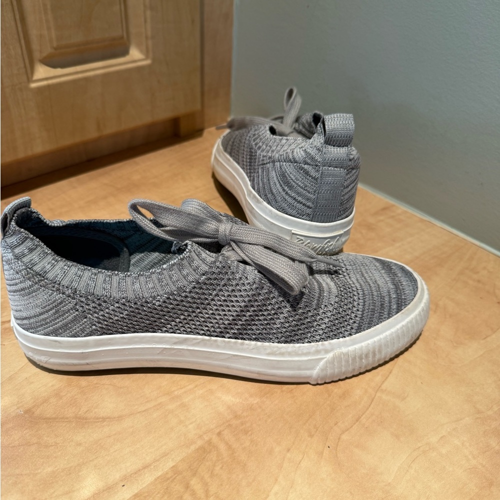 Gray Knit Sneakers with Bow Detail
